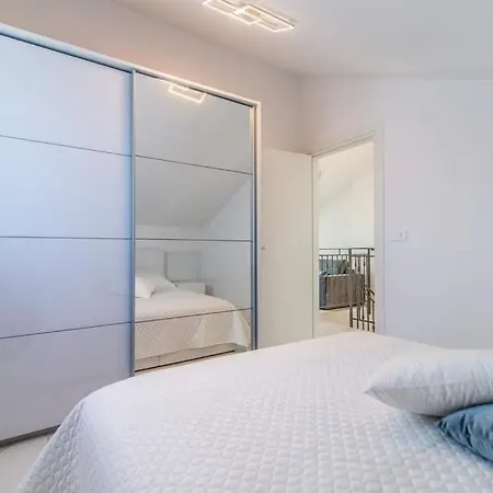 דירה Luxury Queens On Two Floors With A Panoramic Sea View *