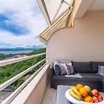 Luxury Queens On Two Floors With A Panoramic Sea View Lejlighed