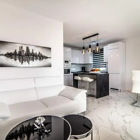 Apartament Luxury Queens On Two Floors With A Panoramic Sea View