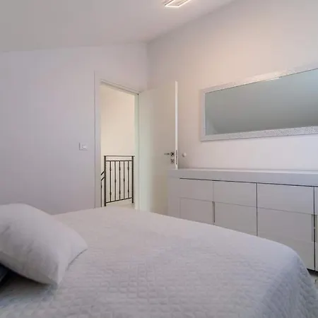 Lejlighed Luxury Queens On Two Floors With A Panoramic Sea View Dramalj