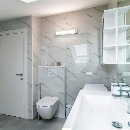 Luxury Queens On Two Floors With A Panoramic Sea View *