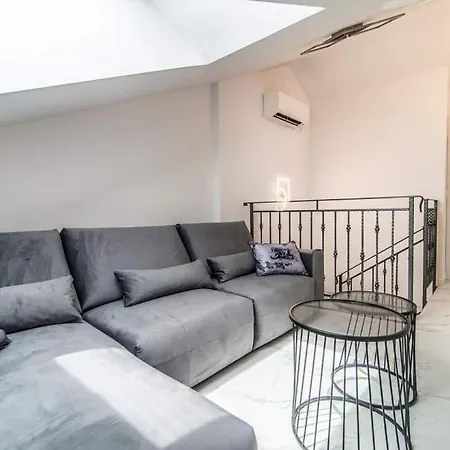 Luxury Queens On Two Floors With A Panoramic Sea View Apartament *