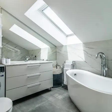 Luxury Queens On Two Floors With A Panoramic Sea View *