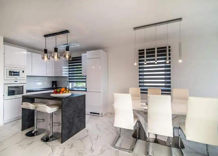 Luxury Queens On Two Floors With A Panoramic Sea View Appartamento