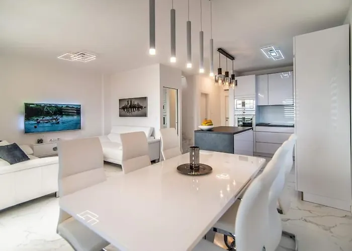 Luxury Queens On Two Floors With A Panoramic Sea View Appartamento Dramalj