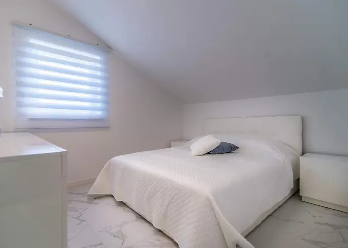 Luxury Queens On Two Floors With A Panoramic Sea View Appartamento