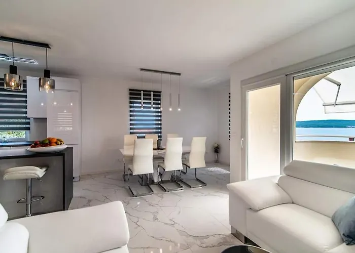 Luxury Queens On Two Floors With A Panoramic Sea View Appartamento
